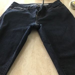 DKNY dark wash straight jeans size 8